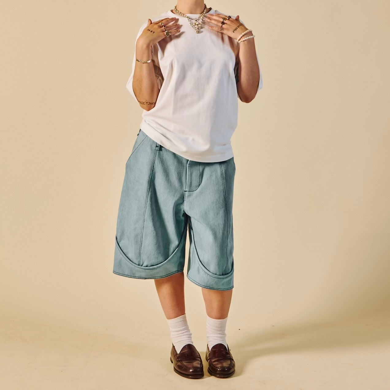 STRUCTURED DENIM SHORTS - LIGHT TONE